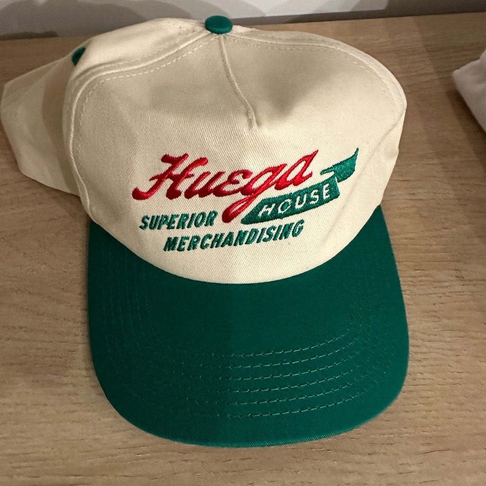Brand new Huega House Cream and Green Cap